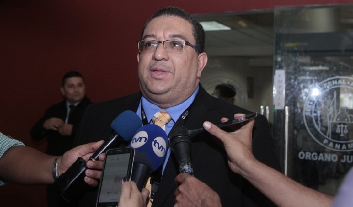 Ricaurte González, fiscal dentro del caso de los supuestos pinchazos telefónicos seguido al expresidente Ricardo Martinelli.  Archivo