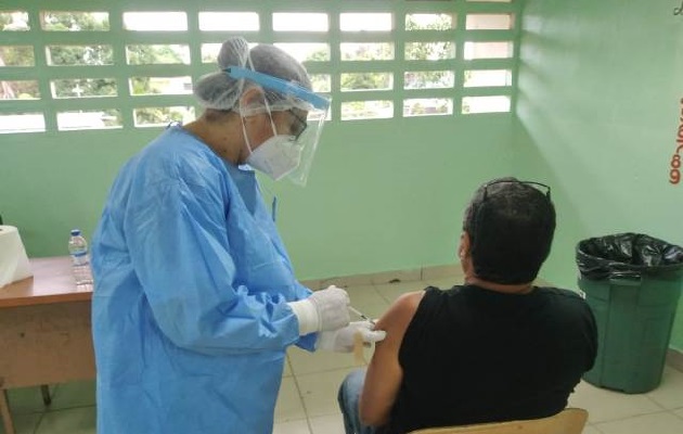 En La Chorrera se espera vacunar a más de 25 mil personas con la segunda dosis de Pfizer. Foto: Eric Montenegro