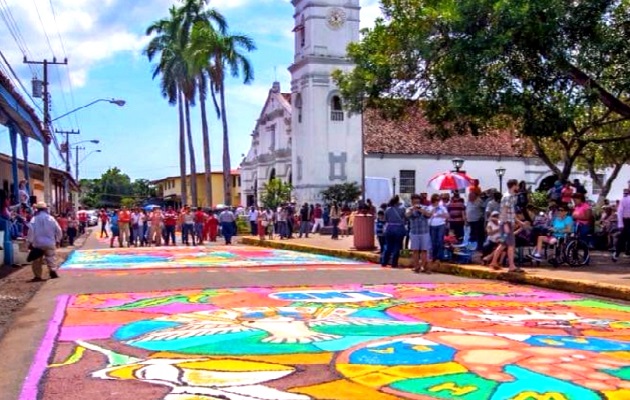  La mayoría de las actividades se planificaron para su presentación virtual, sin embargo, se había solicitado que las visitas a las tradicionales alfombras fuera presencial. Foto: Thays Domínguez