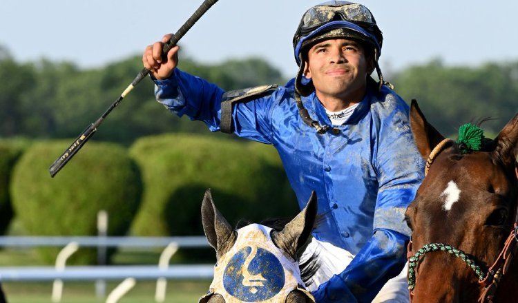 Luis Sáez  debutó en el círculo de ganadores en una  carrera de la Triple Corona. Foto: Cortesía Belmont Stakes