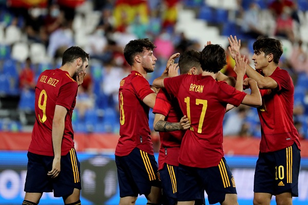 Guillamón, Díaz, Miranda y Puado fueron los que le dieron la victoria a la selección española (4-0). Foto: EFE