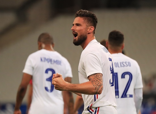 Olivier Giroud destacó en el triunfo de Francia con un doblete. Foto: EFE