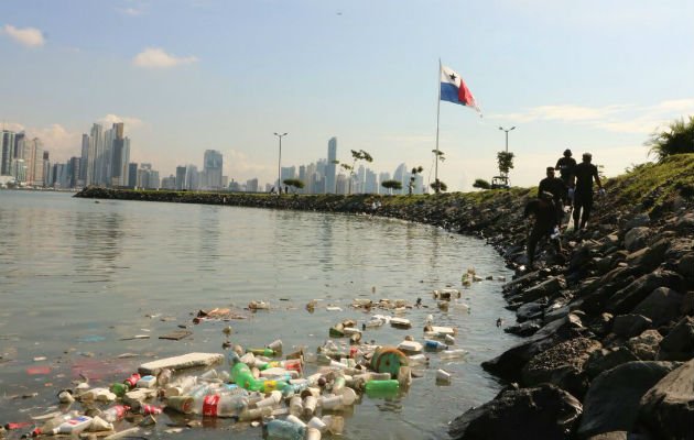 El plástico es altamente contaminante en los océanos panameños. 