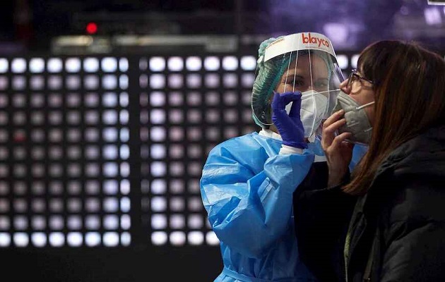 Los síntomas neurológicos pueden aparecer primero o incluso ser la única manifestación de la enfermedad. Foto: EFE