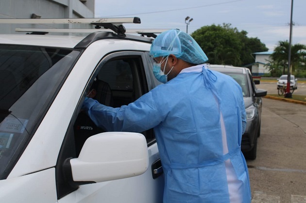 Personal de salud aplicó 12,855 pruebas nuevas de contagio en las últimas 24 horas. Foto: Cortesía Minsa