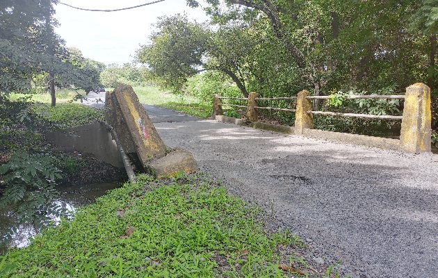 Se informó que una sección del puente debió ser reforzada años atrás por parte del Ministerio de Obras Públicas (MOP). Foto: Eric Montenegro