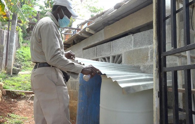 Minsa insta a la población a estar vigilantes y eliminar los criaderos del mosquito transmisor. Foto: Cortesía Minsa