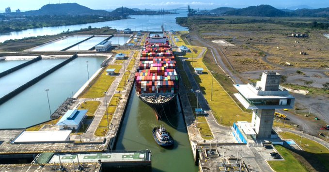 La nueva eslora brindará a las líneas navieras mayor flexibilidad en la toma de decisiones para el emplazamiento y construcción de buques con mayor capacidad que puedan transitar a través del Canal de Panamá. Foto: Cortesía