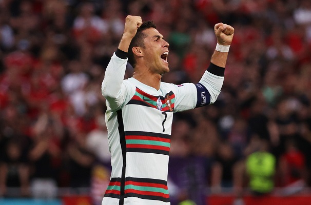 Cristiano Ronaldo, con sus dos goles, se convirtió en el máximo goleador de la historia de la Eurocopa con once tantos. Foto: EFE