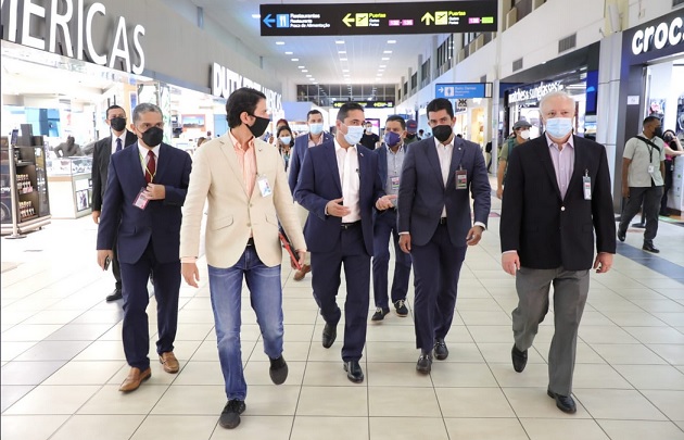 En el recorrido también se conoció la atención que se le ofrece al viajero en el Aeropuerto Internacional de Tocumen. Foto: Cortesía @tocumenaero