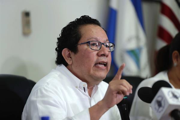 En la imagen, el periodista nicaragüense Miguel Mora. Foto: EFE