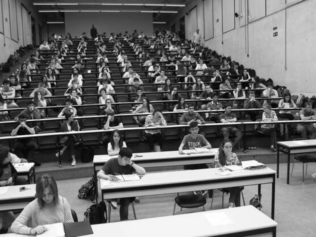 Me queda la esperanza de los centennials, ojalá ellos, que no están contaminados de la mala educación, tienen otras formas de pensar y hacer, conocen de diversidad, de cuidado del planeta, logren el cambio. Foto: EFE.