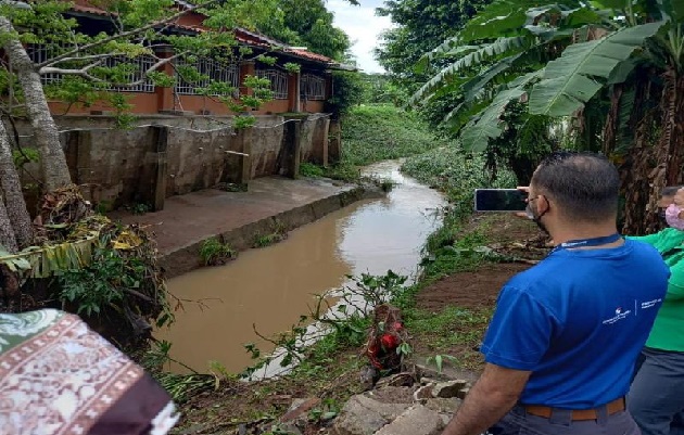 Según las autoridades de MiAmbiente, la mayoría de las inundaciones registradas son originadas por la acción humana, lo que implica un cambio de conducta de la población hacia mejores prácticas ambientales. Foto: Eric Montenegro