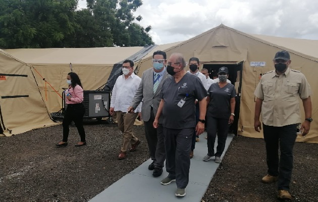 Debido al aumento de casos de covid-19 en Herrera las autoridades se preparan con la instalación de un hospital campaña. Foto: Thays Domínguez