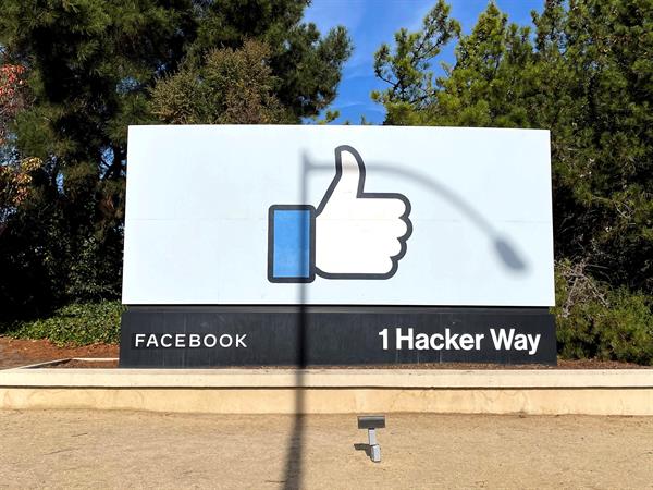 Vista de la sede de Facebook en Menlo Park, California, Estados Unidos. Foto: EFE