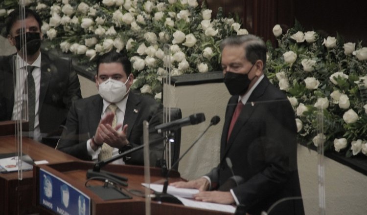 Fue una ceremonia sobria. No asistieron ministros ni directores de entidades públicas. Solo el contralor, vicepresidente y el ombudsman, acompañaron a los presidentes de los poderes del Estado. Foto: Víctor Arosemena