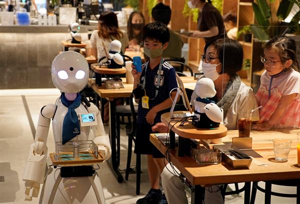 OriHime-D no es un robot controlado por inteligencia artificial.