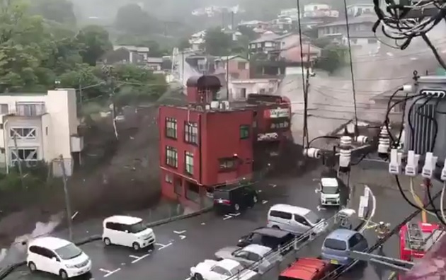 Devastador deslizamiento de tierra, a causa de lluvias torrenciales en Atami, Japón.