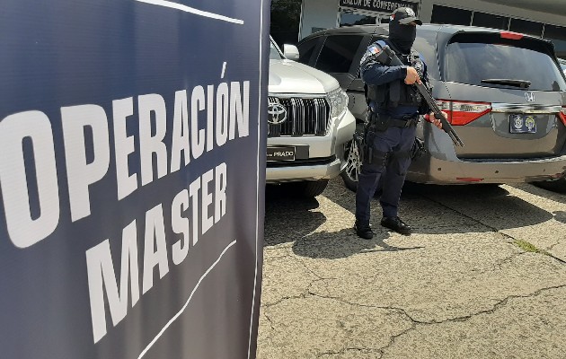 Captura a trabajadores del puerto de Balboa supuestamente vinculados a delitos relacionados con droga. Foto: Cortesía MP