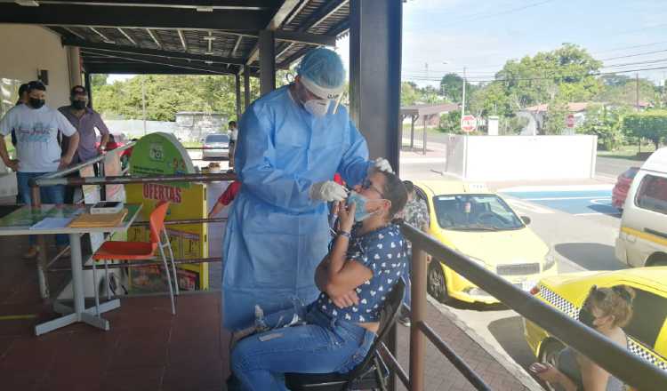 Realizan barridos de pruebas de hisopados en Los Santos. Foto: Cortesía Minsa