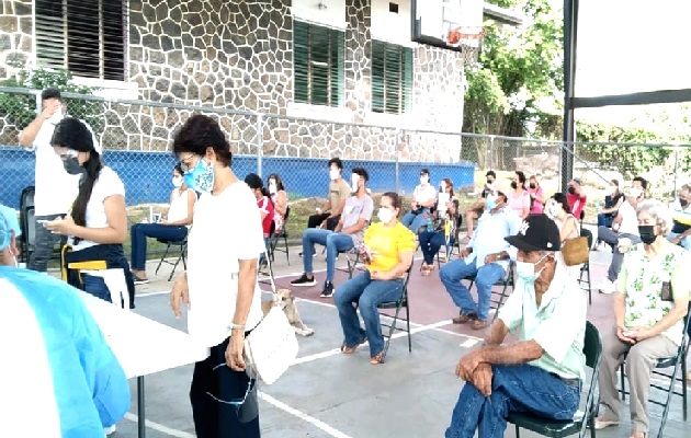 Para este programa se ha necesitado un recurso humano que supera las 1,200 personas, principalmente voluntarios de entidades de seguridad, así como funcionarios de diferentes instituciones del estado. Foto: Thays Domínguez