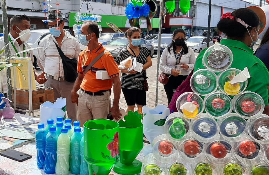 Feria Ambiental se realiza en el Parque Miguel de Cervantes Saavedra en