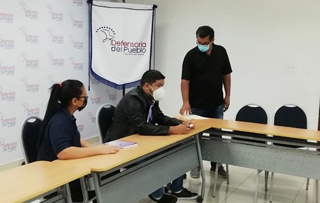 Los representantes de la asociación presentaron la propuesta ante la Defensoría del Pueblo.
