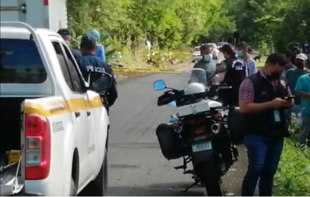 Las autoridades iniciaron las investigaciones sobre este hecho y esperan determinar las causas del fallecimiento de este hombre de unos 25 años. Foto: Mayra Madrid