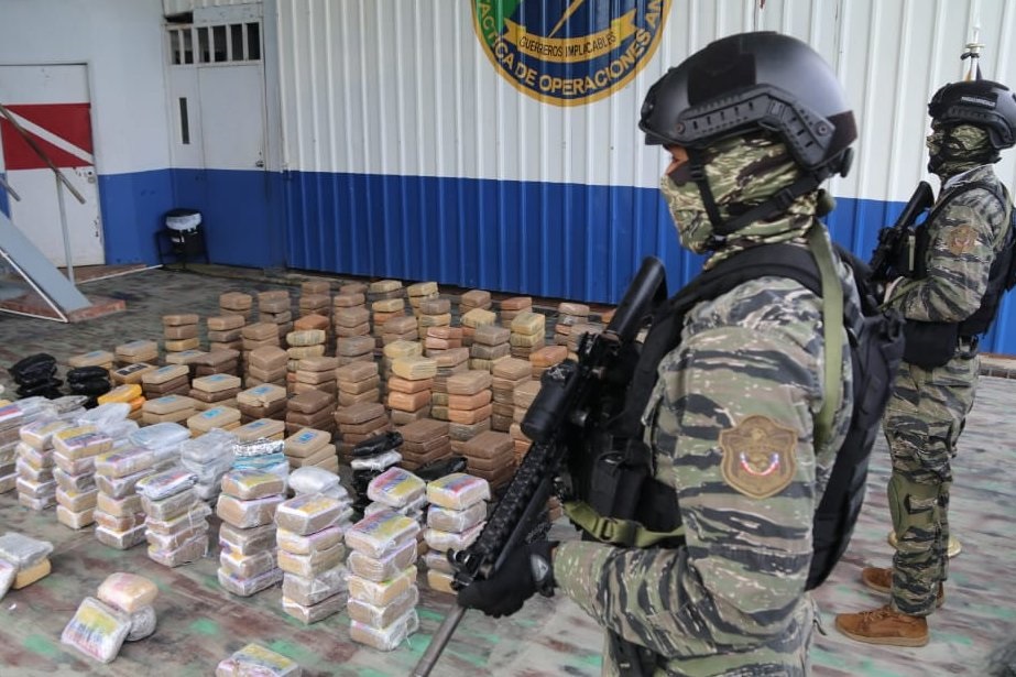 En total, se contabilizaron 470 kilos de presunta droga en el operativo. Foto: Eric A. Montenegro