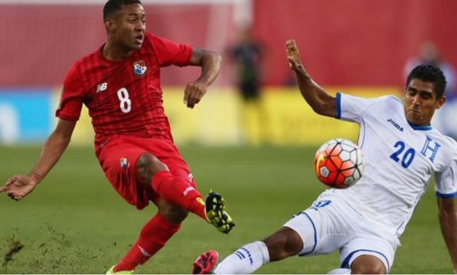 Panamá y Honduras se enfrentaron en el 2015 en Copa Oro: Foto:EFE