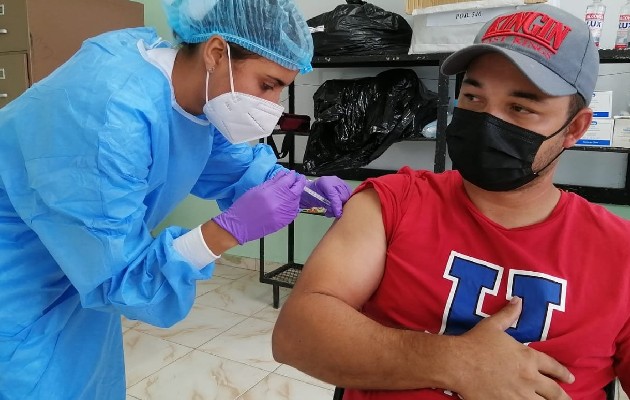 Rango de edad y barrido de vacunación discuten autoridades de Salud. Foto: Cortesía Minsa