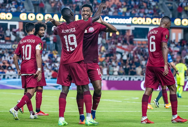 Jugadores de Catar festejan el triunfo ante Honduras. Foto: @Concacaf