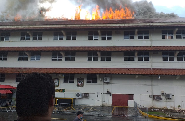 El Cuerpo de Bomberos de Panamá respondió a la emergencia en el área de Corozal a las 2:45 p.m. Foto: Cortesía @TraficoCPanama 