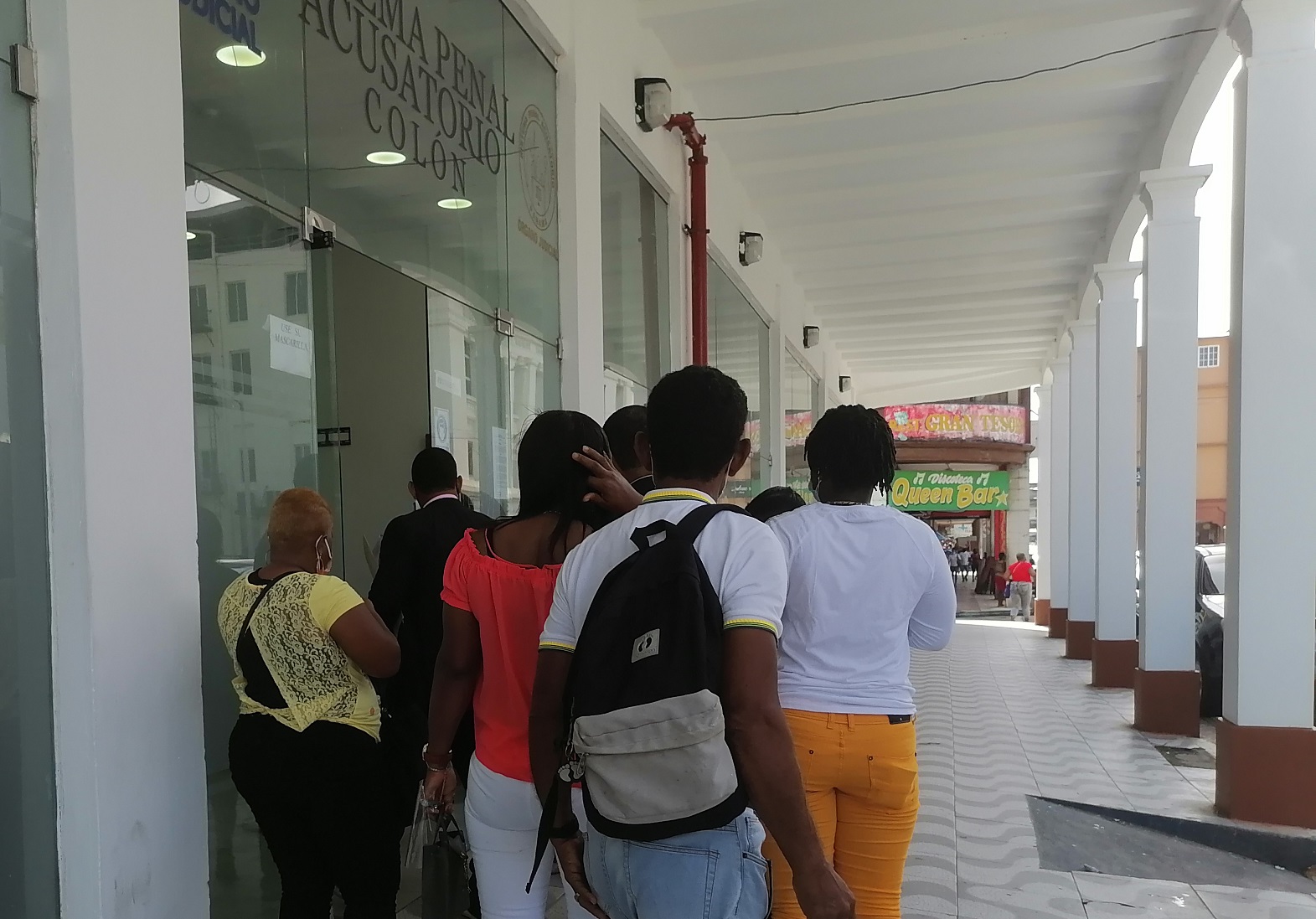 En la audiencia se habilitó una sala para los abogados y familiares. Foto: Diómedes Sánchez