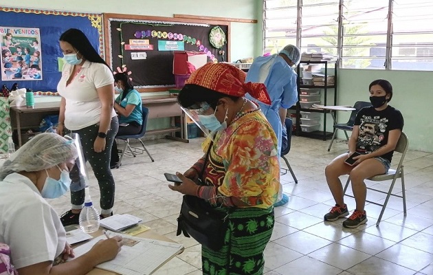 La vacunación se aplica en diferentes puntos del país desde los 16 años. Foto: Cortesía Minsa