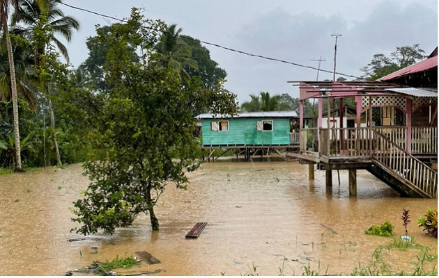 El Sinaproc mantienen la vigilancia en la Quebrada de la Nigua, en Nuevo Paraíso, distrito de Almirante. Foto: Cortesía Sinaproc 