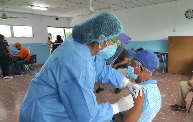 El número de casos de covid-19 está disminuyendo en la provincia de Chiriquí. Sin embargo, urge la necesidad para que la población joven pueda vacunarse. Foto: José Vásquez