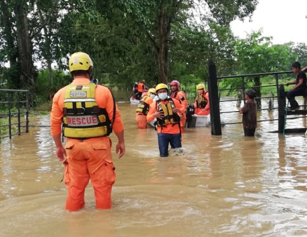 La Fuerza de Tarea Conjunta reportó 27 mil 175 personas afectadas por las lluvias en Bocas del Toro. Foto: Cortesía Sinaproc