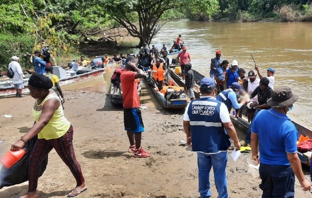 Unos 11,370 migrantes extrarregionales llegaron a Panamá entre enero y abril a través de la peligrosa ruta de la selva del Darién.
