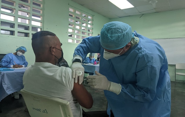 El peor momento para contagiarse de covid-19 es ahora, recordó el doctor Eduardo Ortega-Barría. Foto: Cortesía CSS