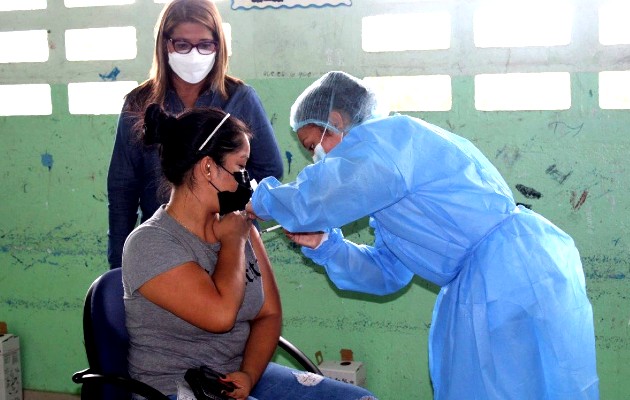Avanza estrategia de barrido con Pfizer en los centros de Vacunación habilitados en los circuitos 9-1 y 9-3. Foto: Cortesía Minsa