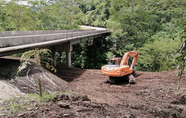 Dentro de este proyecto se trabaja en el mantenimiento de los 16 puentes vehiculares con el fin de evitar que con futuras lluvias las estructuras puedan verse afectadas. Foto: José Vásquez