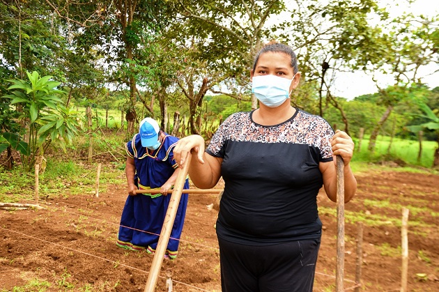 Jeny Jaramillo, de 47 años de edad, es la presidenta de la “Granja Las Delicias".  Foto: Cortesía Mides