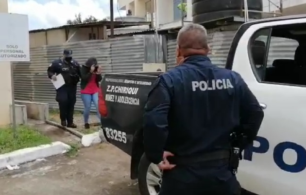 La mujer de 31 años quedó detenida por homicidio y robo en calidad de cómplice secundario. Foto: Mayra Madrid