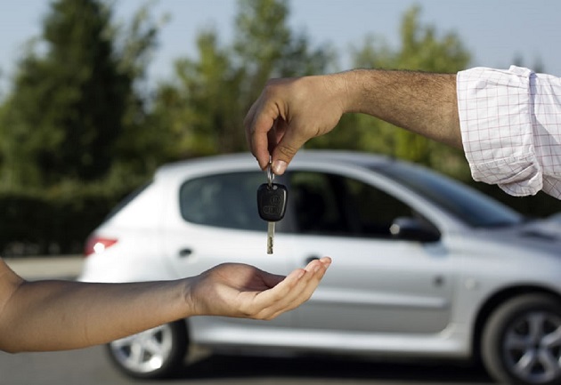 En la actualidad a los panameños les cuesta adquirir un carro nuevo y hasta de segunda por la cantidad de requisitos que deben cumplir. Tomada de Internet