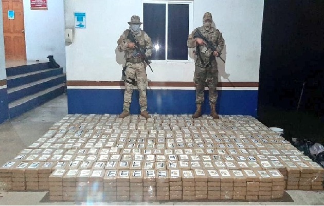 Los condenados fueron aprehendidos el pasado 5 de agosto al sur de Punta Burica en la provincia de Chiriquí, por unidades del Servicio Nacional Aeronaval (Senan) a bordo de una embarcación tipo Go Fast con 1,650 paquetes de cocaína. Foto: Mayra Madrid