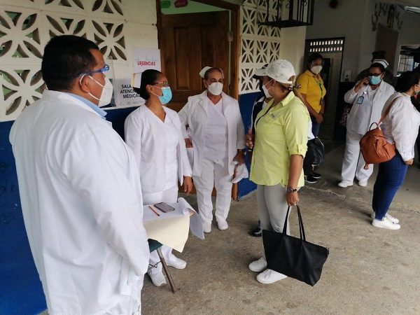 Ministra consejera realiza recorrido por Bocas del Toro. Foto: Minsa 