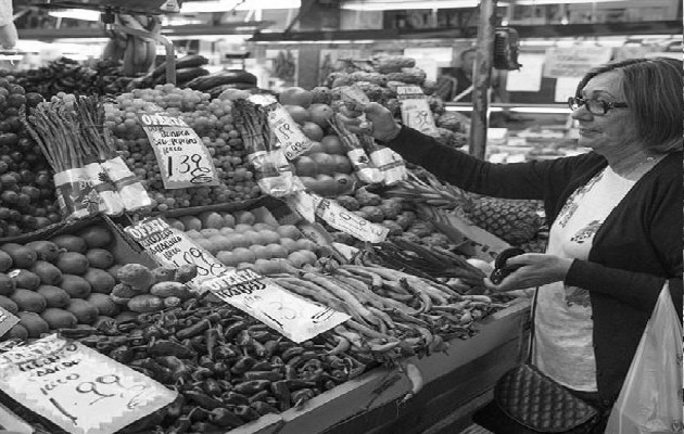 Incluya también en su lista: verduras como la yuca, papa, otoe, zapallo, y vegetales como zanahoria, brócoli, habichuelas. Foto: EFE.  