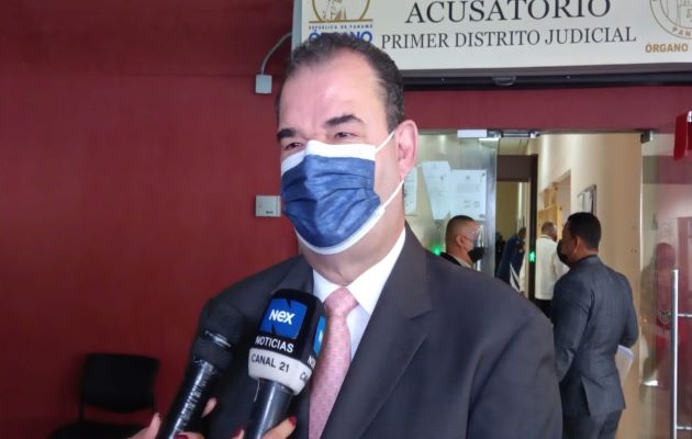El abogado Carlos Carrilo, parte de la defensa de RIcardo Martinelli. Foto: Víctor Arosemena