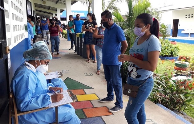 Hoy se continuó con la aplicación de la vacuna contra la covid-19, con la segunda dosis de Pfizer en el circuito 2-1 en Coclé. Foto: Cortesía Minsa